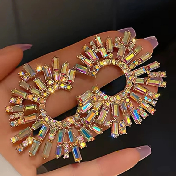 OPULENT CRYSTAL STARDUST EARRINGS - Picture 1 of 15